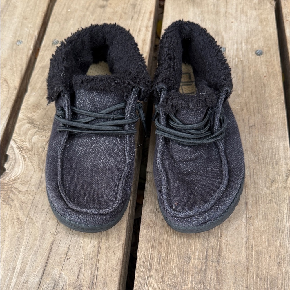 Hey Dude Black Faux Fur Lined Britt Youth Slip-On Shoes Size 12